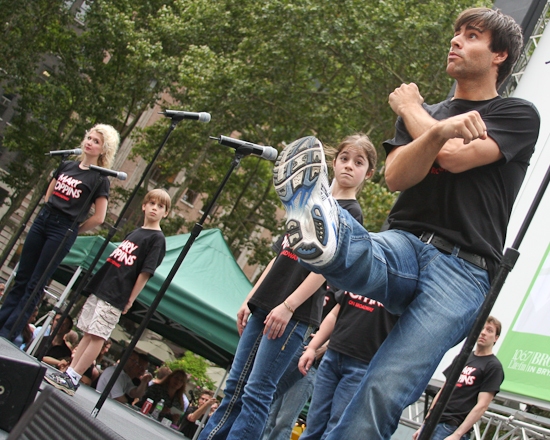 Photo Coverage: WICKED, 'ROCK', 'POPPINS' And VANITIES Perform At 'BROADWAY IN BRYANT PARK' Image