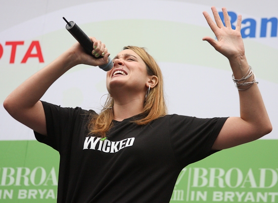 Photo Coverage: WICKED, 'ROCK', 'POPPINS' And VANITIES Perform At 'BROADWAY IN BRYANT PARK' 