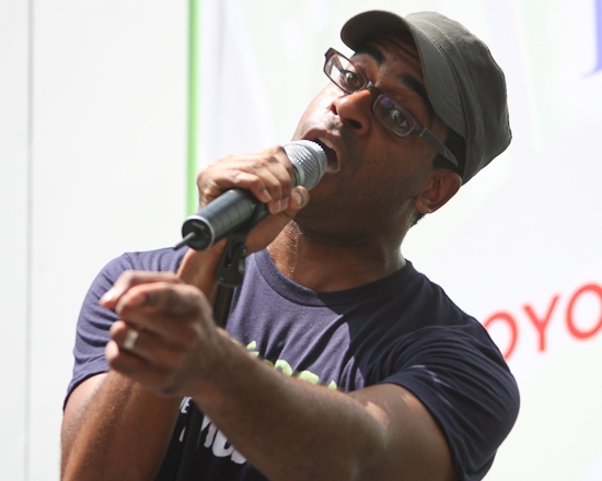 Photo Coverage: 'SHREK', 'NAKED', CHICAGO And JERSEY BOYS Perform At 'BROADWAY IN BRYANT PARK' Image