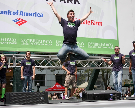 Photo Coverage: 'SHREK', 'NAKED', CHICAGO And JERSEY BOYS Perform At 'BROADWAY IN BRYANT PARK' Image