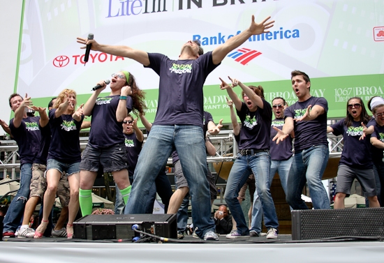 Photo Coverage: 'SHREK', 'NAKED', CHICAGO And JERSEY BOYS Perform At 'BROADWAY IN BRYANT PARK' Image