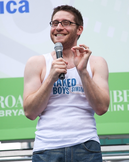 Photo Coverage: 'SHREK', 'NAKED', CHICAGO And JERSEY BOYS Perform At 'BROADWAY IN BRYANT PARK' 