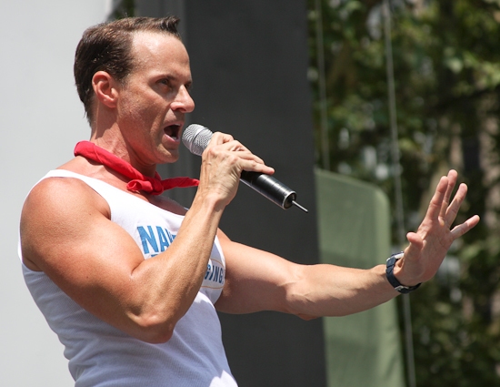 Photo Coverage: 'SHREK', 'NAKED', CHICAGO And JERSEY BOYS Perform At 'BROADWAY IN BRYANT PARK' Image