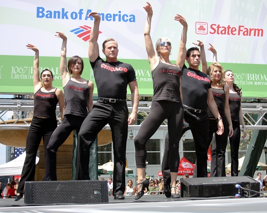 Photo Coverage: 'SHREK', 'NAKED', CHICAGO And JERSEY BOYS Perform At 'BROADWAY IN BRYANT PARK' Image