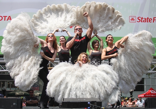 Photo Coverage: 'SHREK', 'NAKED', CHICAGO And JERSEY BOYS Perform At 'BROADWAY IN BRYANT PARK' Image