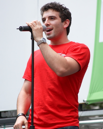 Photo Coverage: 'SHREK', 'NAKED', CHICAGO And JERSEY BOYS Perform At 'BROADWAY IN BRYANT PARK' Image