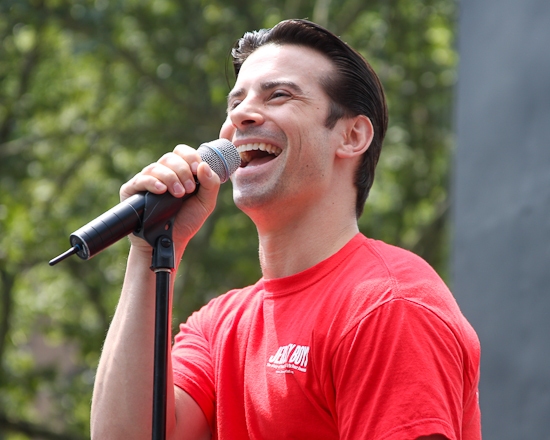Photo Coverage: 'SHREK', 'NAKED', CHICAGO And JERSEY BOYS Perform At 'BROADWAY IN BRYANT PARK' Image