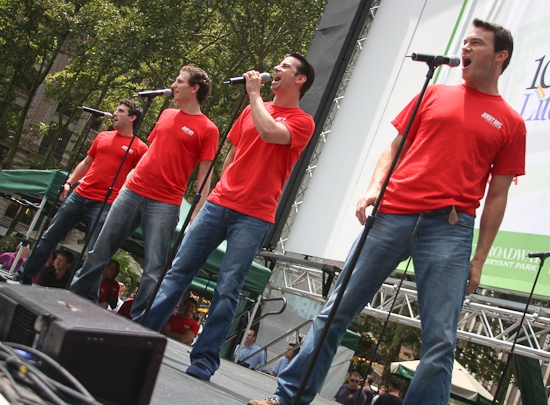 Photo Coverage: 'SHREK', 'NAKED', CHICAGO And JERSEY BOYS Perform At 'BROADWAY IN BRYANT PARK' Image
