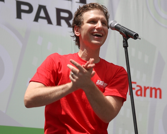 Photo Coverage: 'SHREK', 'NAKED', CHICAGO And JERSEY BOYS Perform At 'BROADWAY IN BRYANT PARK' Image