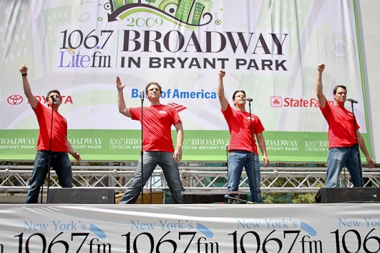 Photo Coverage: 'SHREK', 'NAKED', CHICAGO And JERSEY BOYS Perform At 'BROADWAY IN BRYANT PARK' Image