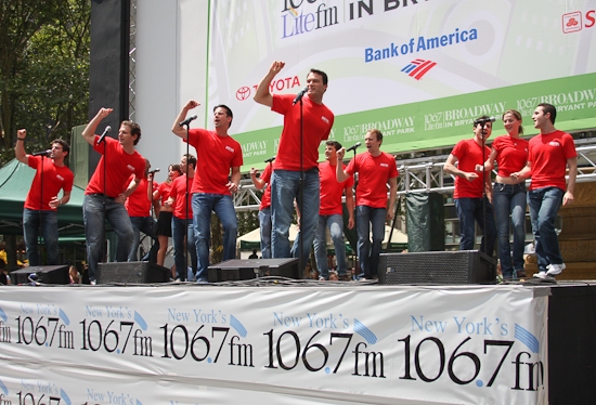 Photo Coverage: 'SHREK', 'NAKED', CHICAGO And JERSEY BOYS Perform At 'BROADWAY IN BRYANT PARK' Image