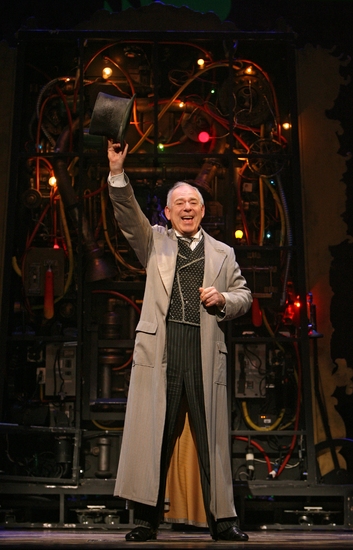 Photo Flash: WICKED Opens In San Diego At The Civic Theatre Image