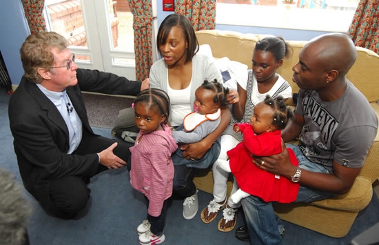 Photo Flash: Michael Crawford Visits Eckerlsey House In Support Of 'The Big Move' For The Sick Children's Trust Image