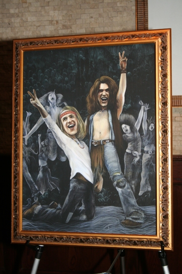 Photo Coverage: HAIR Stars Creel and Swenson Unveil Their Tony's DiNapoli 'Broadway Wall of Fame'  Portrait Image