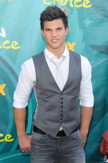 Taylor Lautner Photo