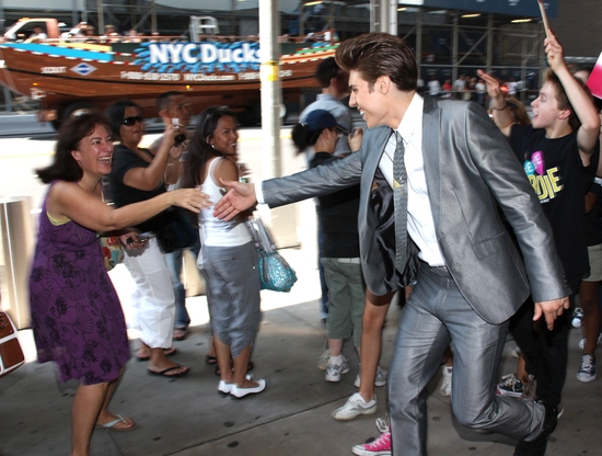 Photo Coverage: BYE BYE BIRDIE Celebrates Box Office Opening With $10 Tickets, Prizes And More! Image