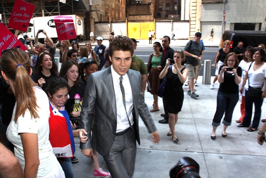 Photo Coverage: BYE BYE BIRDIE Celebrates Box Office Opening With $10 Tickets, Prizes And More! Image