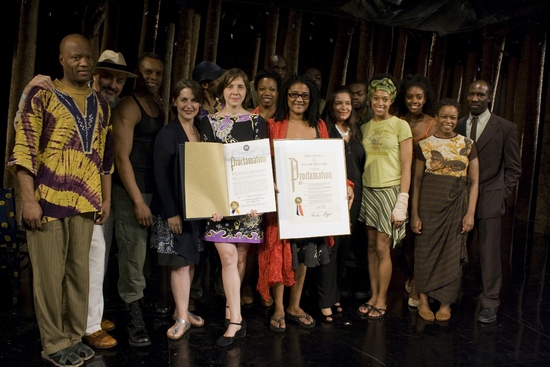 Mandy Ringfield, Kate Whoriskey, Lynn Nottage, Amyre Loomis and the Cast of 'Ruined' Photo