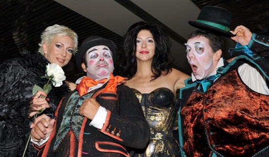 Photo Flash: Cirque du Soleil Welcomes 'ELVIS' Show Cast To Las Vegas' McCarran Airport Image