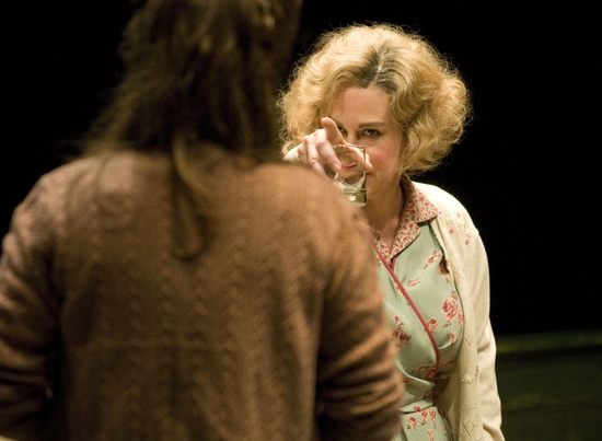 Photo Flash: THE ENTERTAINER Runs At The Studio Theatre Through 9/20 Image
