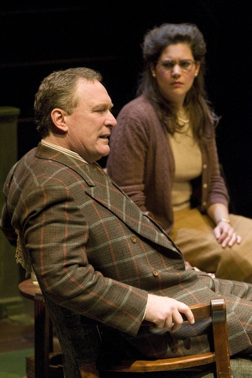 Photo Flash: THE ENTERTAINER Runs At The Studio Theatre Through 9/20 Image
