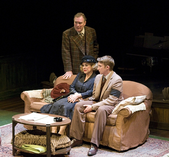 Photo Flash: THE ENTERTAINER Runs At The Studio Theatre Through 9/20 Image