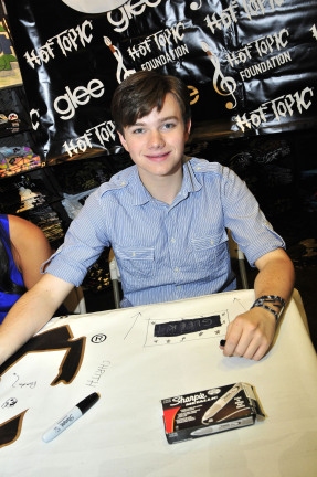 Photo Flash: The GLEE 'GLEEK' Tour Hits The Road Image