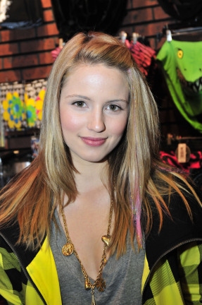 Photo Flash: The GLEE 'GLEEK' Tour Hits The Road Image