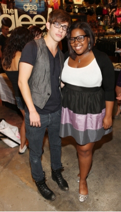 Photo Flash: The GLEE 'GLEEK' Tour Hits The Road Image