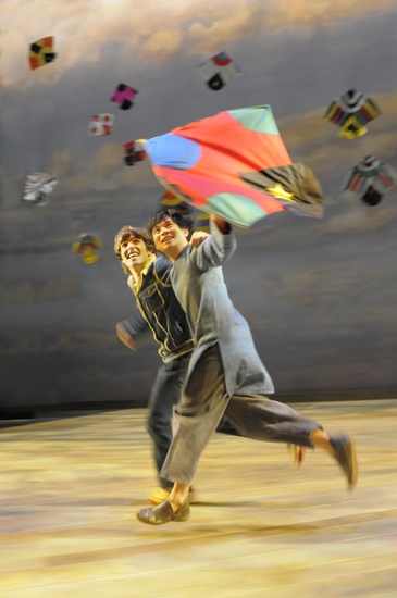 Photo Flash: THE KITE RUNNER At Arizona Theatre Company Image