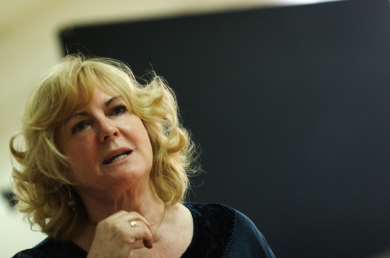 Photo Flash: PRICK UP YOUR EARS at The Comedy Theater Image