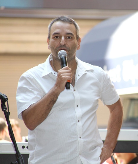 Photo Coverage: Bryan, DiPietro And The MEMPHIS Cast Celebrate Shubert Theatre Box Office Opening Image