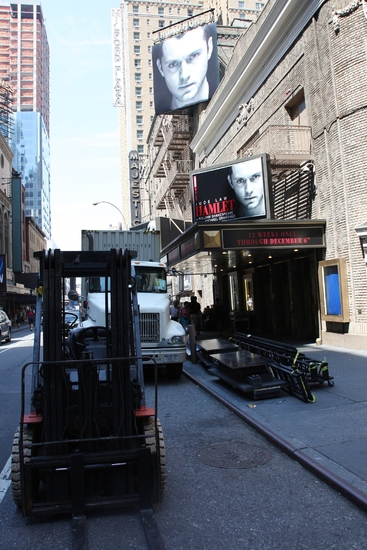 Photo Coverage: 'HAMLET' Marquee Unveiling At The Broadhurst Theatre Image