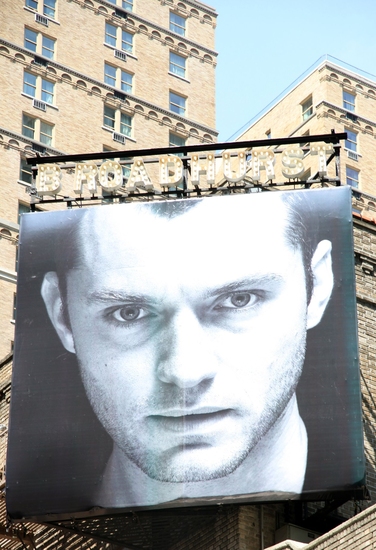 Photo Coverage: 'HAMLET' Marquee Unveiling At The Broadhurst Theatre Image
