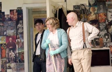 Photo Flash: PRICK UP YOUR EARS Opens at the Comedy Theatre 9/17 Image