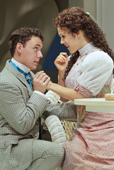 Photo Flash:THE IMPORTANCE OF BEING EARNEST At The Guthrie 