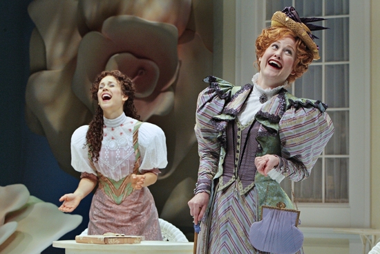 Photo Flash:THE IMPORTANCE OF BEING EARNEST At The Guthrie 