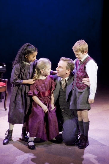 Photo Flash: IT'S A WONDERFUL LIFE, New Wolsey Theatre Image