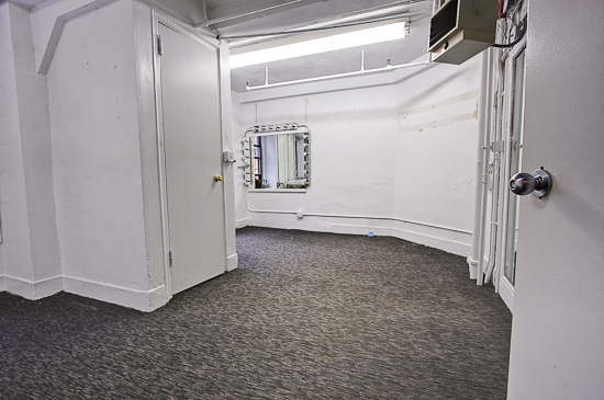 Photo Exclusive: Carrie Fisher's WISHFUL DRINKING Dressing Room Makeover - Before/After Image