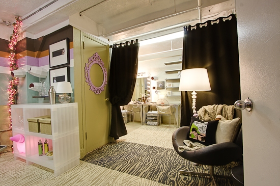 Photo Exclusive: Carrie Fisher's WISHFUL DRINKING Dressing Room Makeover - Before/After Image