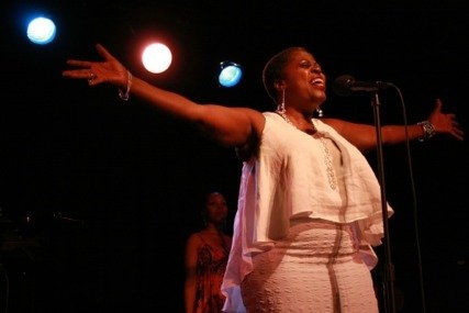 Photo Flash: LILLIAS WHITE LIVE! At The Triad Image