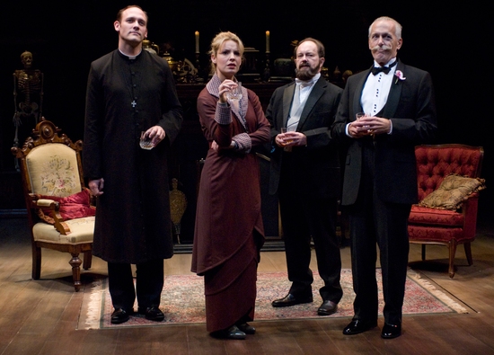 Photo Flash: Steppenwolf Theatre Presents FAKE Image