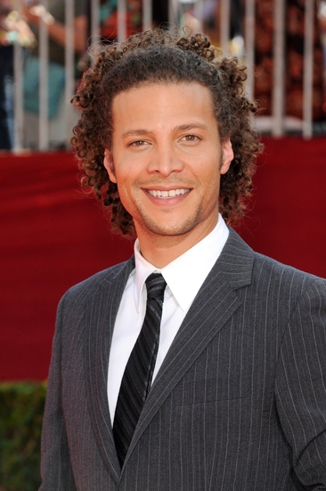 Photo Coverage: 2009 Emmy Awards - Arrivals - The Men  Image