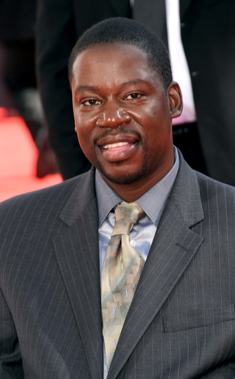 Photo Coverage: 2009 Emmy Awards - Arrivals - The Men Image