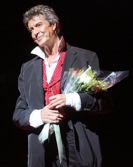 Photo Coverage: Tommy Tune Performs 'STEPS IN TIME' For Friends In Deed Benefit Gala Image
