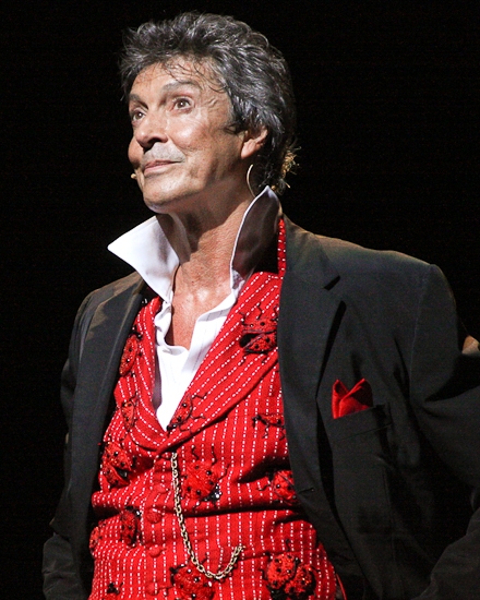 Photo Coverage: Tommy Tune Performs 'STEPS IN TIME' For Friends In Deed Benefit Gala Image