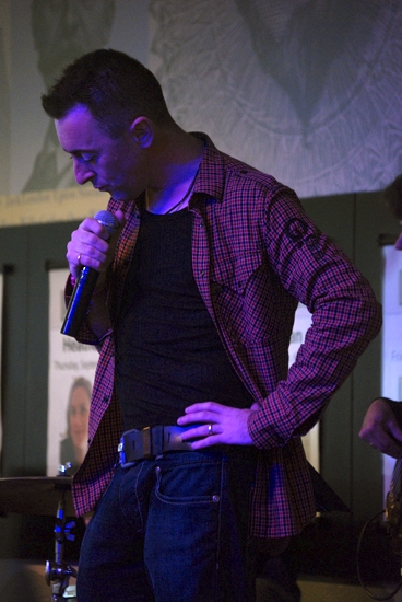 Photo Coverage: Alan Cumming Sings and Signs 'BLUE CAR' at Barnes & Noble Image