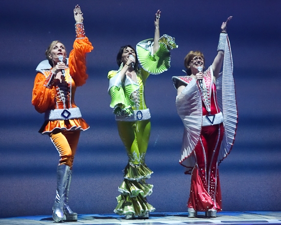 Photo Coverage: Beth Leavel and the New MAMMA MIA! Cast Take A Bow! Image