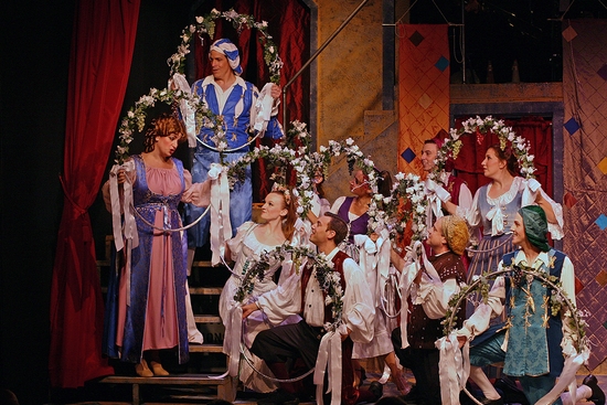 Photo Flash: KISS ME, KATE Opens At TheatreWorks Image