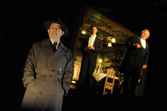 Photo Previews: Delfont Mackintosh Theatre Presents AN INSPECTOR CALLS  Image